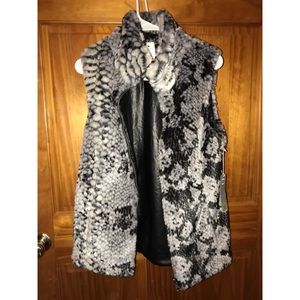 NWT❣️ GORGEOUS REVERSIBLE FUDA VEST
